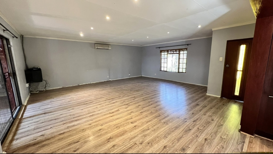3 Bedroom Property for Sale in Langenhovenpark Free State